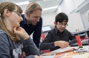 Lernen mit analogen und digitalen Medien im Didaktischen Labor (Foto: Universität Passau)