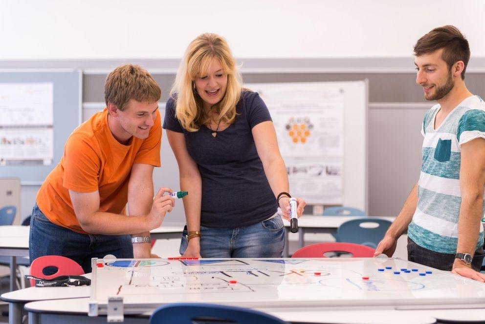 Lehr-Lern-Setting im Didaktischen Labor der Universität Passau (Foto: Universität Passau) Lehr-Lern-Setting im Didaktischen Labor der Universität Passau (Foto: Universität Passau)